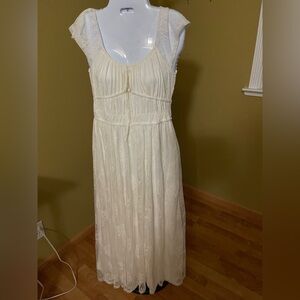 Sleeveless Lace-Overlay Maxi Dress in Soft Cream